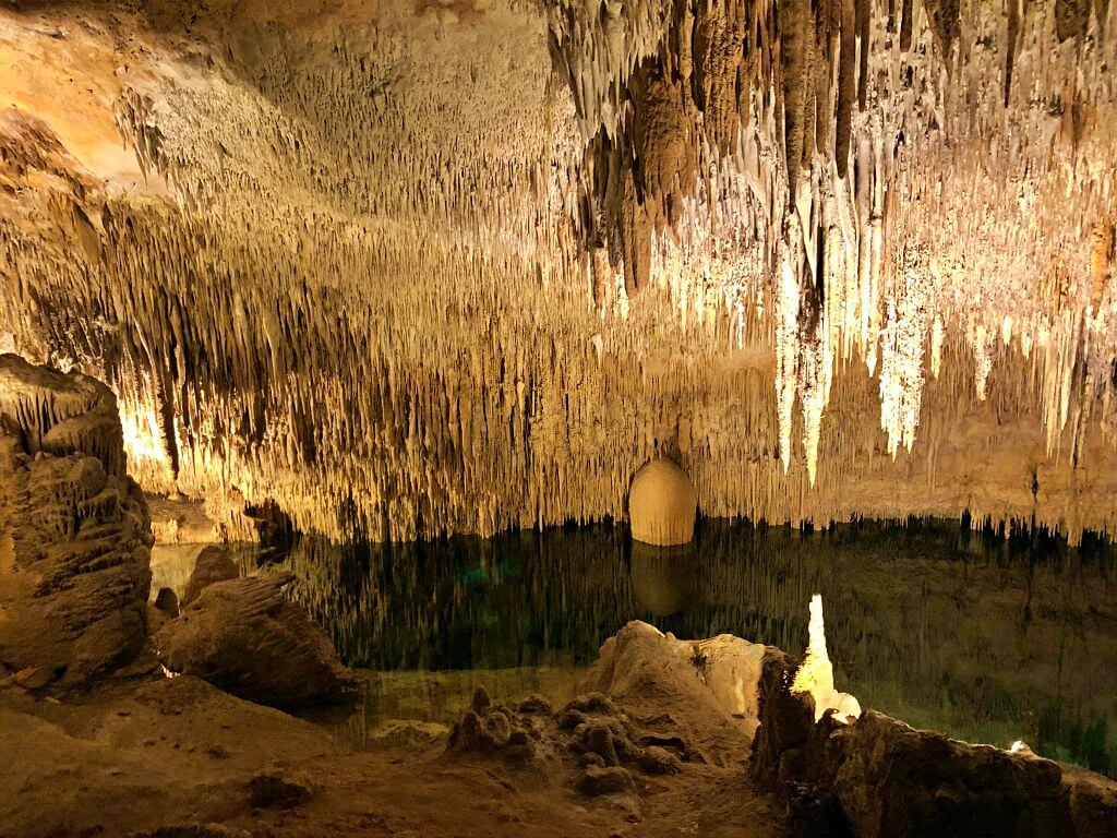Interior Cuevas del Drach en Porto Cristo