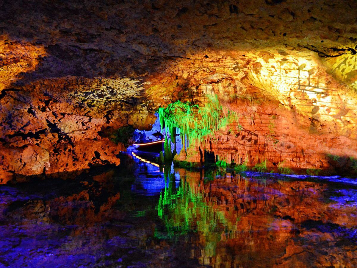 Cuevas dels Hams. Porto Cristo - Turismo Petit - Turismo por Mallorca