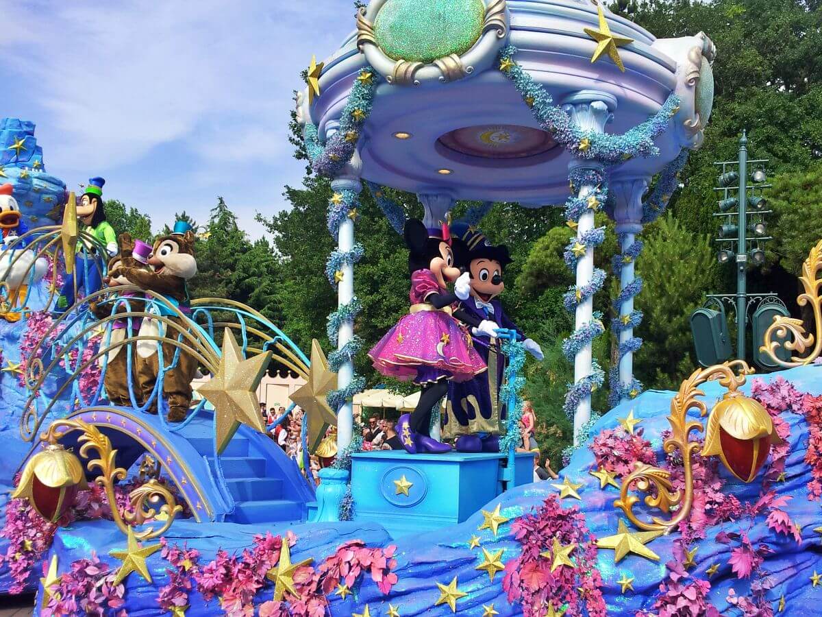 Disneyland Paris: Cómo y dónde ver los personajes » Con peques se puede