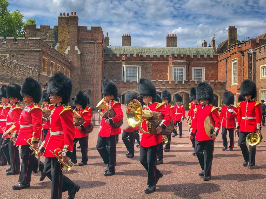 Cambio de guardia en Londres