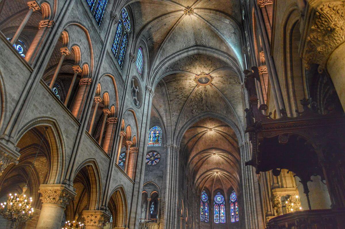 Interior Catedral de Notre Dame en París