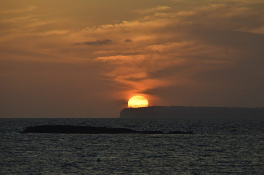 Puesta de Sol desde la Playa dels Estanys