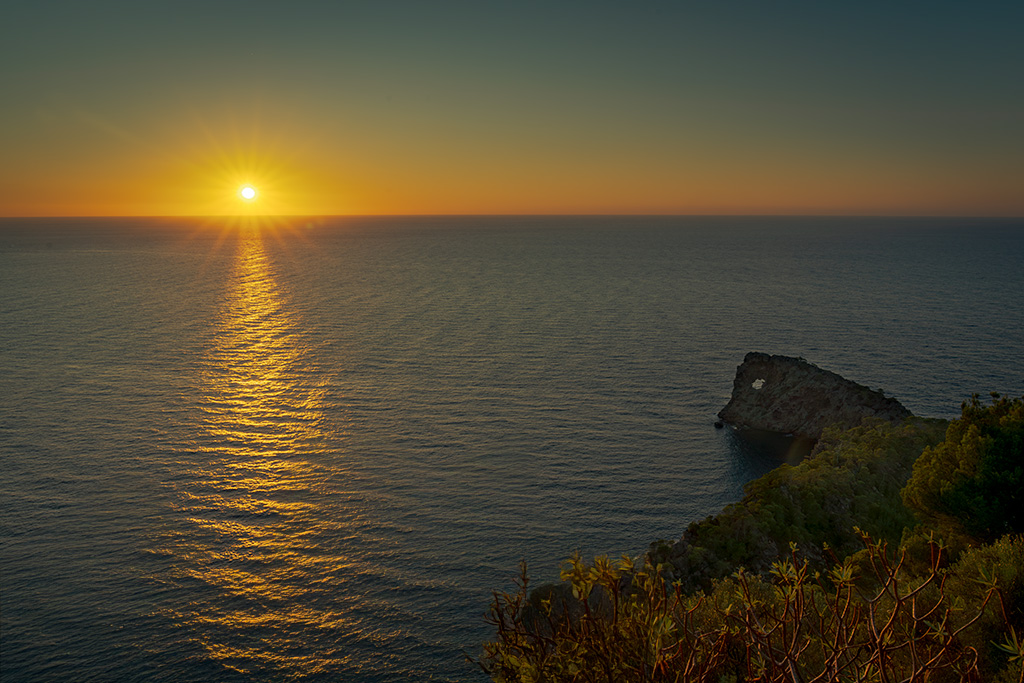 Puesta de sol en Sa Foradada